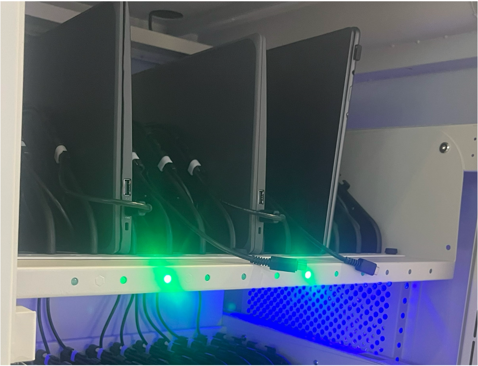 Real-time charging indicators